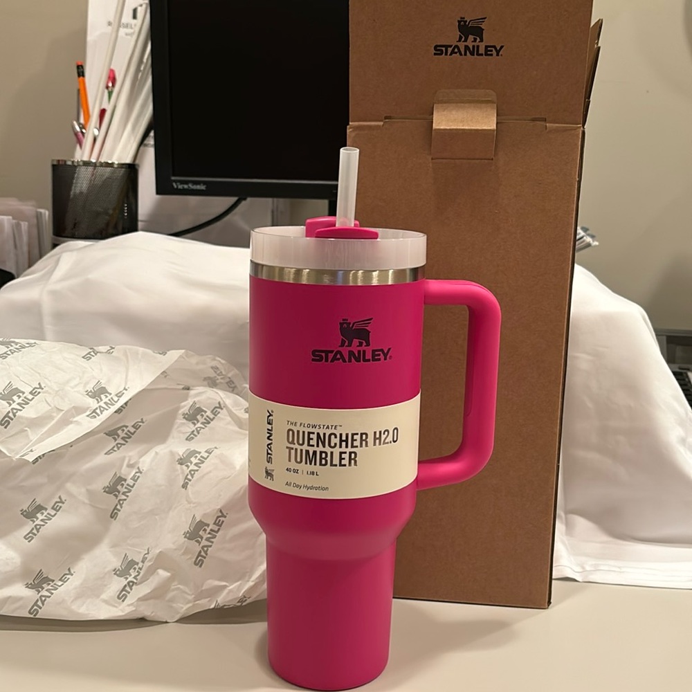 Stanley The Quencher H2.0 FlowState Tumbler 40oz